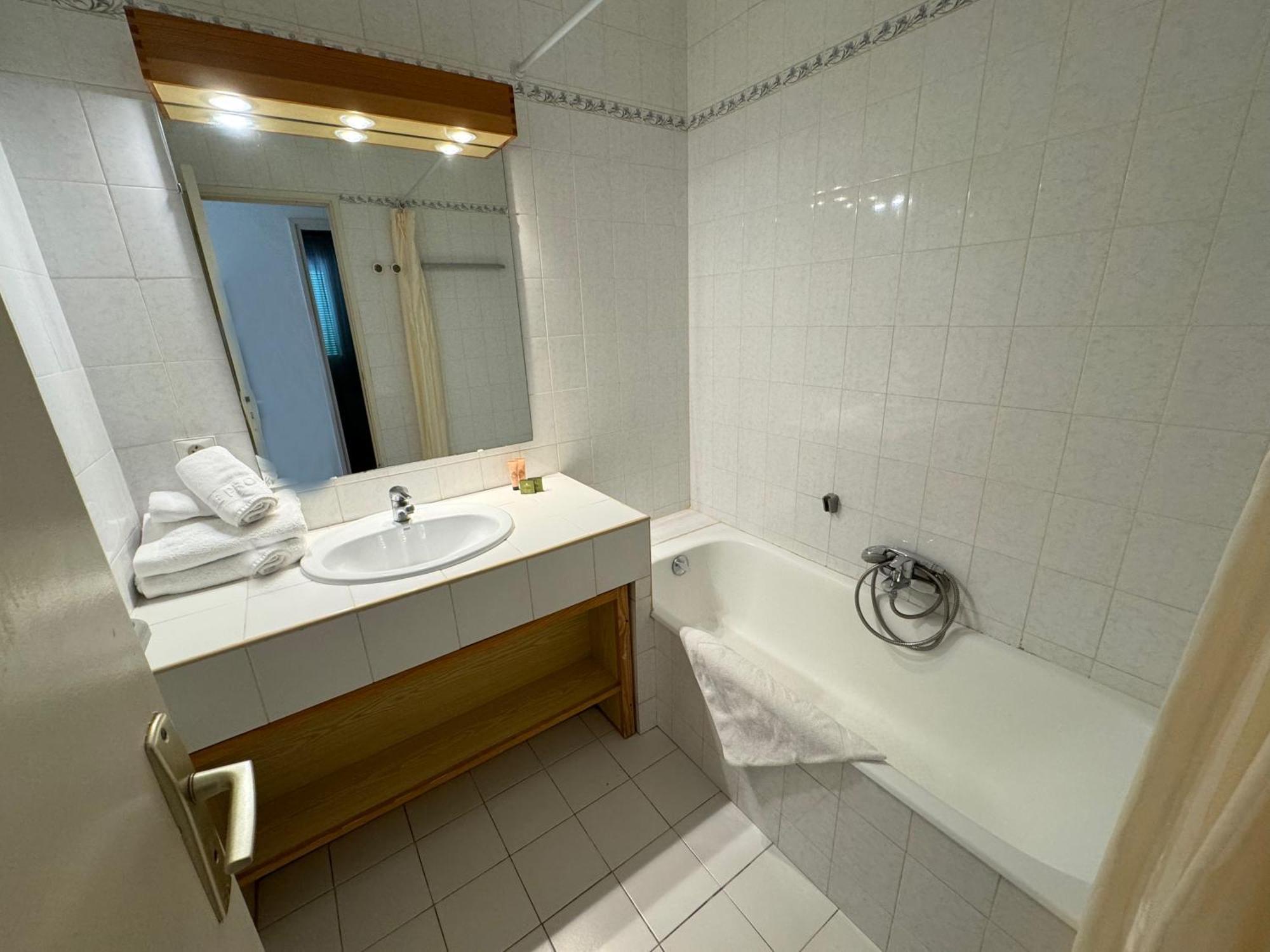 Parc Et Residence Le Provencal イエール エクステリア 写真